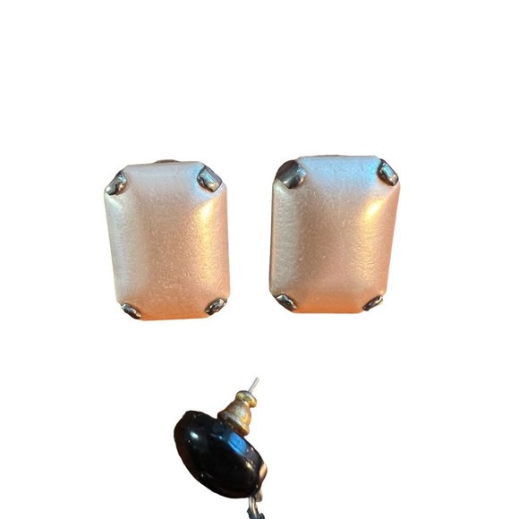 Lot of 4 pair Pierced Earrings Faux Turquoise White Acrylic Black Gold Tone - Picture 5 of 5